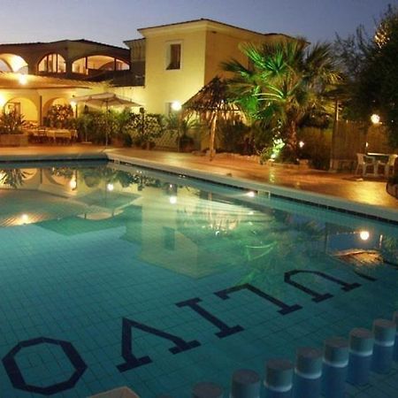 Hotel L'Ulivo Джирасоле Екстериор снимка