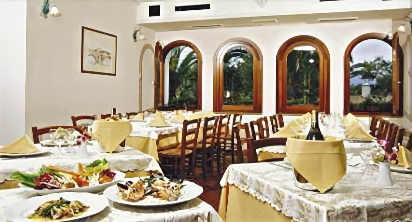 Hotel L'Ulivo Джирасоле Екстериор снимка