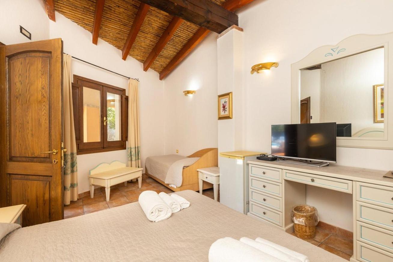 Hotel L'Ulivo Джирасоле Екстериор снимка