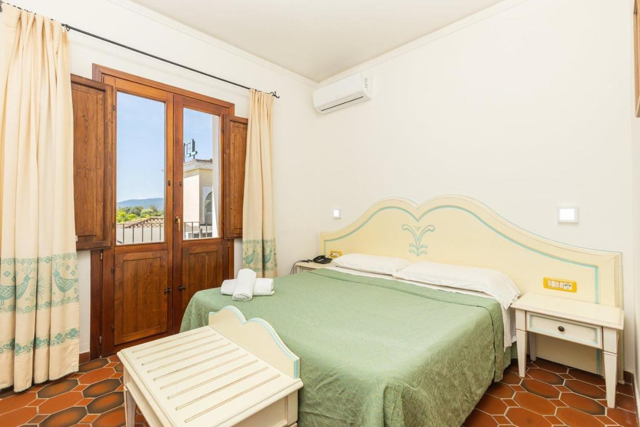 Hotel L'Ulivo Джирасоле Екстериор снимка