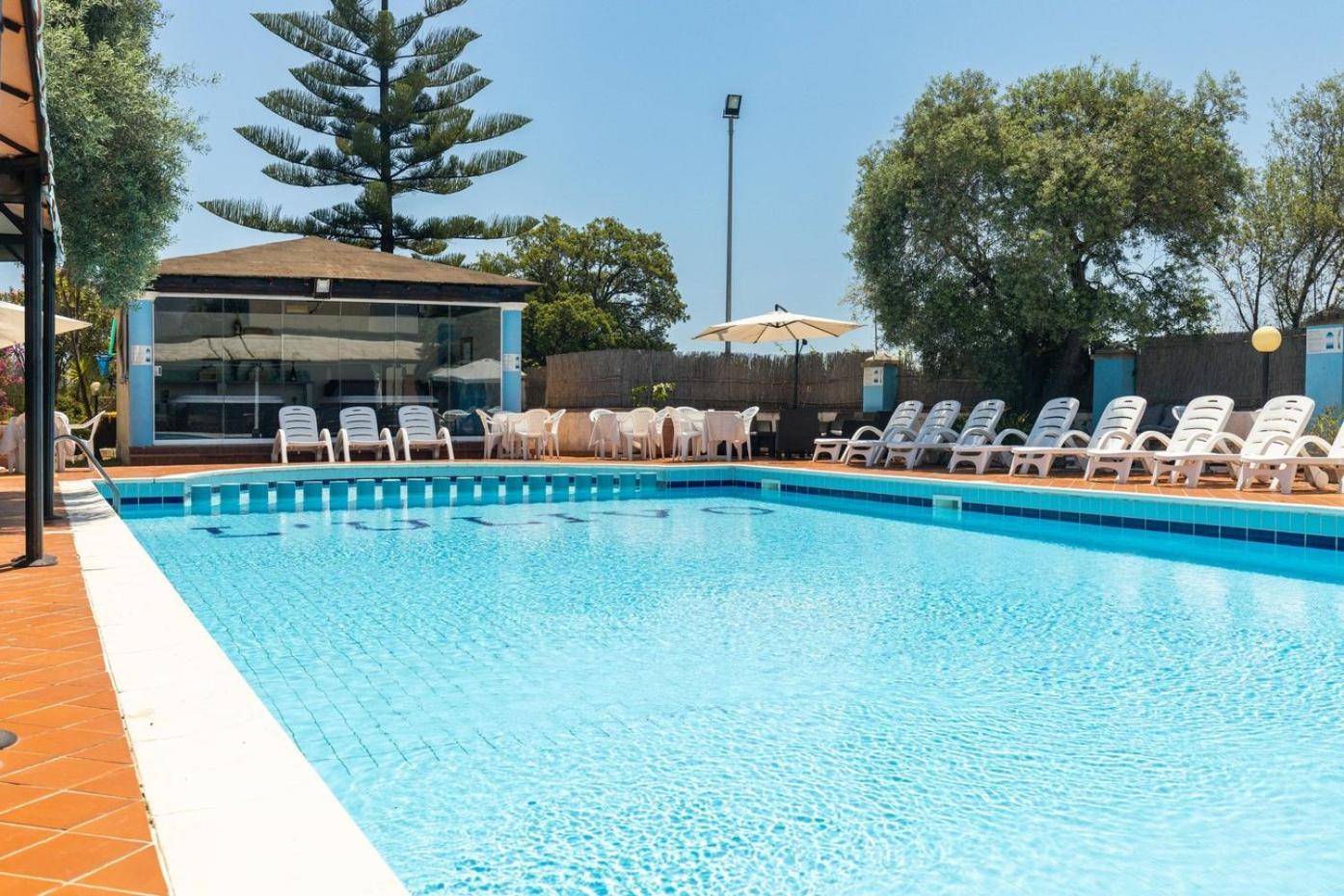 Hotel L'Ulivo Джирасоле Екстериор снимка