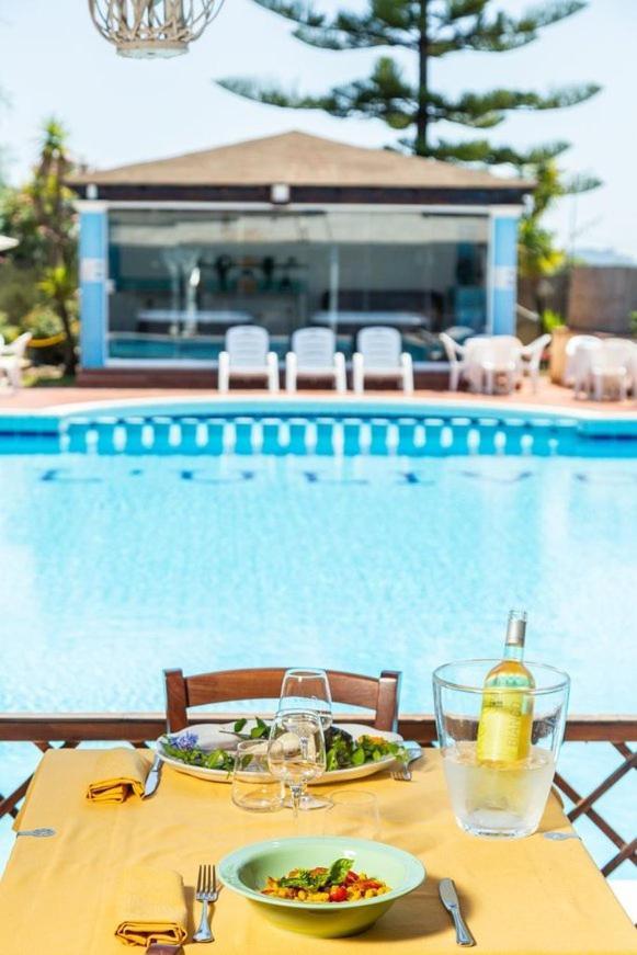 Hotel L'Ulivo Джирасоле Екстериор снимка