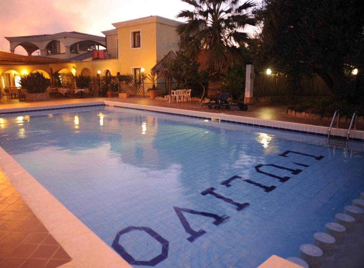 Hotel L'Ulivo Джирасоле Екстериор снимка