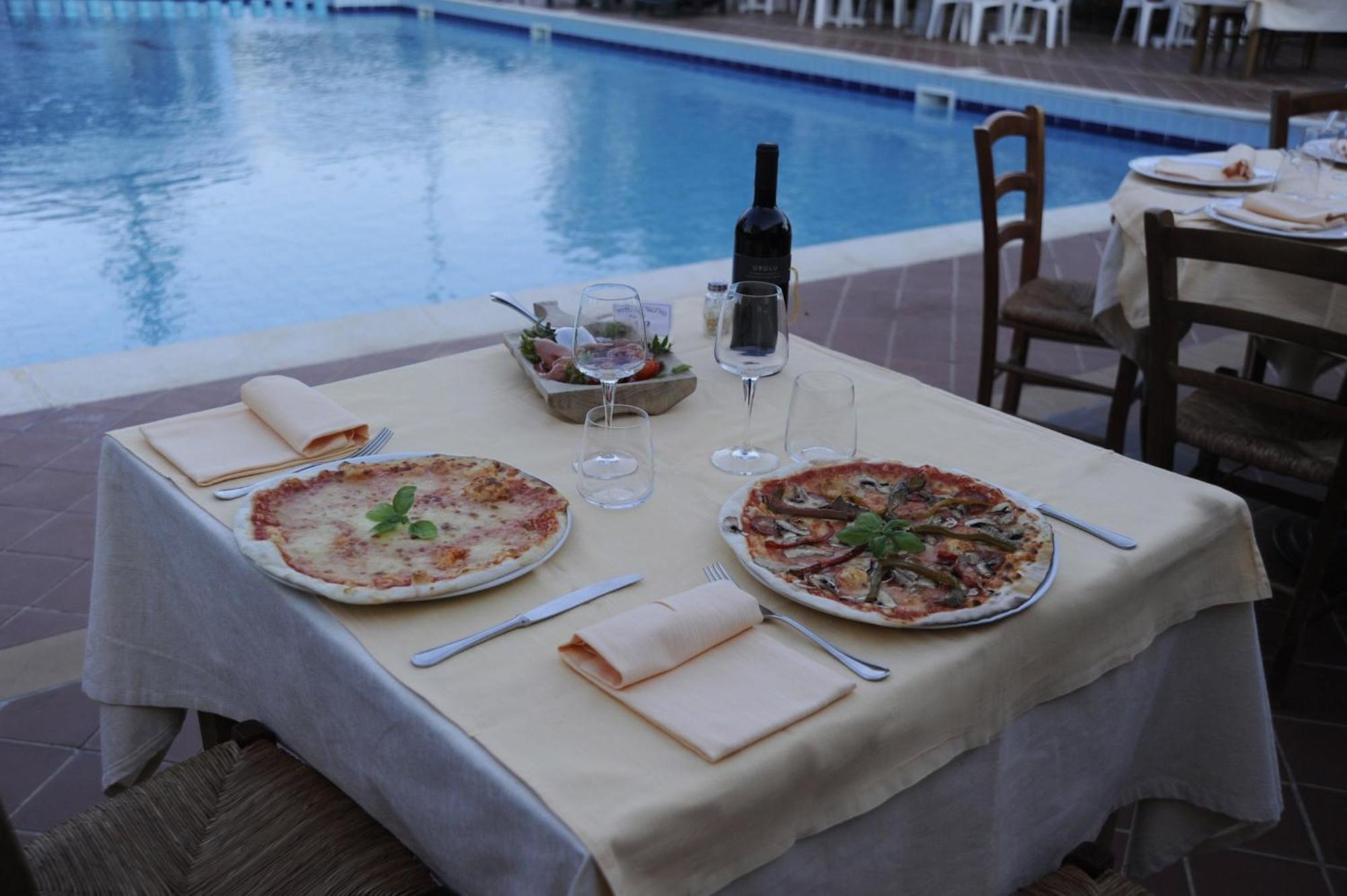 Hotel L'Ulivo Джирасоле Екстериор снимка