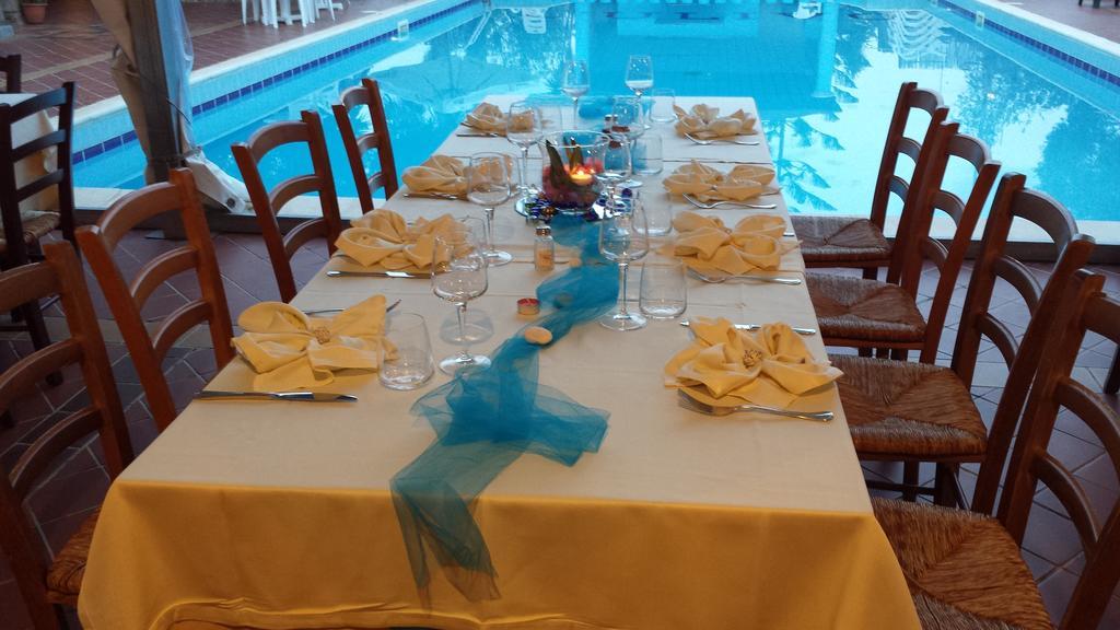 Hotel L'Ulivo Джирасоле Екстериор снимка